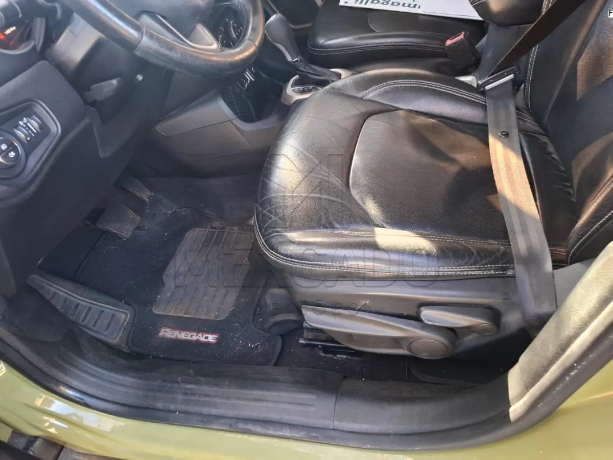 LOTE 001 - Um veículo JEEP/RENEGADE LNGTD AT, ano/modelo 2015/2015, 132cv, cor verde, placas QHP8J54