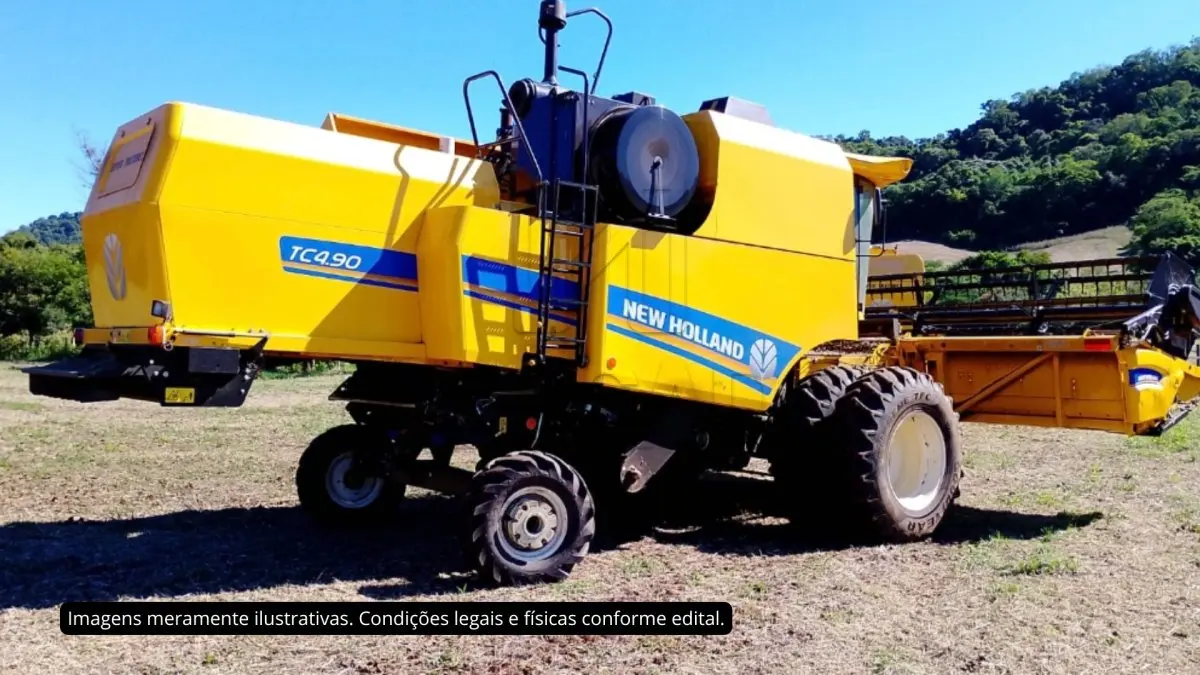 LOTE 001 - 01(uma) colheitadeira, marca New Holland, modelo TC 4.90, n.º de série 47CSSS00318, n.º de chassi HCCYTC49AMCL10037, potência 207 vc, ano 2021, cor amarela; e 01 (uma) plataforma, modelo PL 20, n.º de série 9F722000261, n.º de chassi HCCB20FNCMCL21399 20 pés, ano 2021, cor amarela.