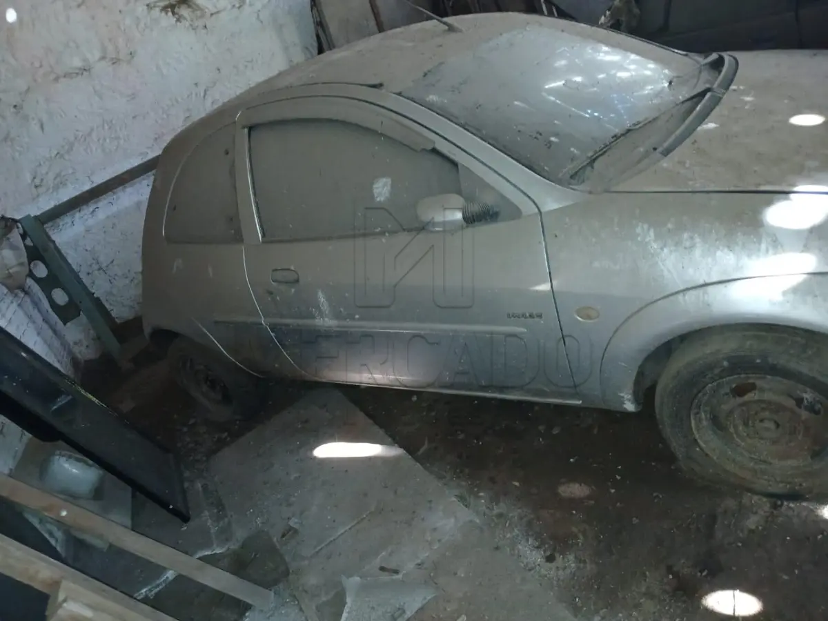 LOTE 002 - Um veículo FORD/KA, ano/modelo 1997/1998, cor cinza, placas IHC2204