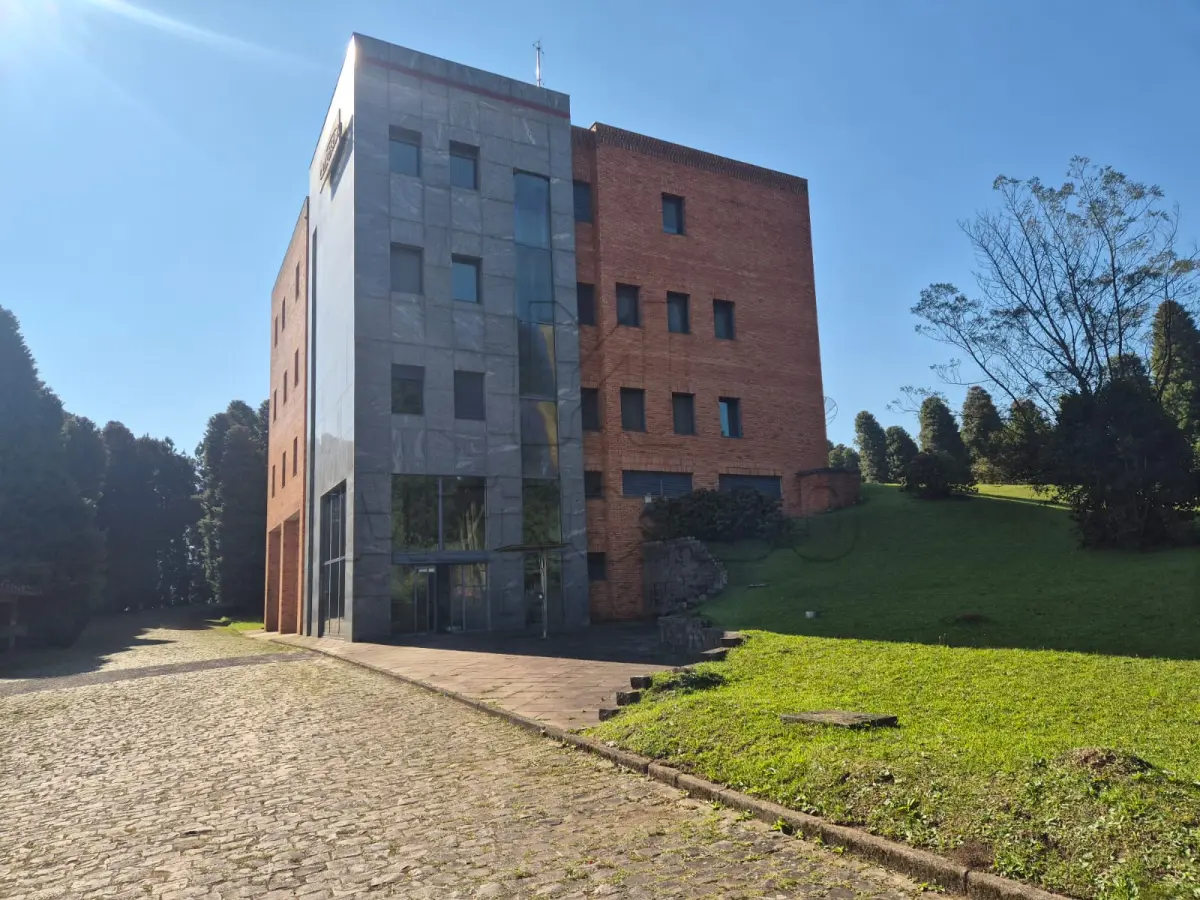 IMÓVEL NO DISTRITO INDUSTRIAL DE CANELA/RS, COM ÁREA CONSTRUÍDA EM TORNO DE...