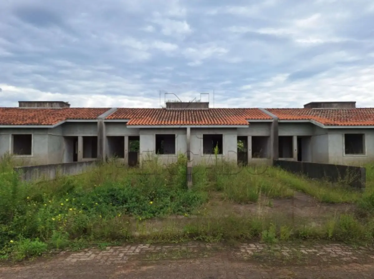CASA Nº 481-B, EM CONSTRUÇÃO, COM PAREDES, CONTRAPISO E COBERTURA EXECUTADO...