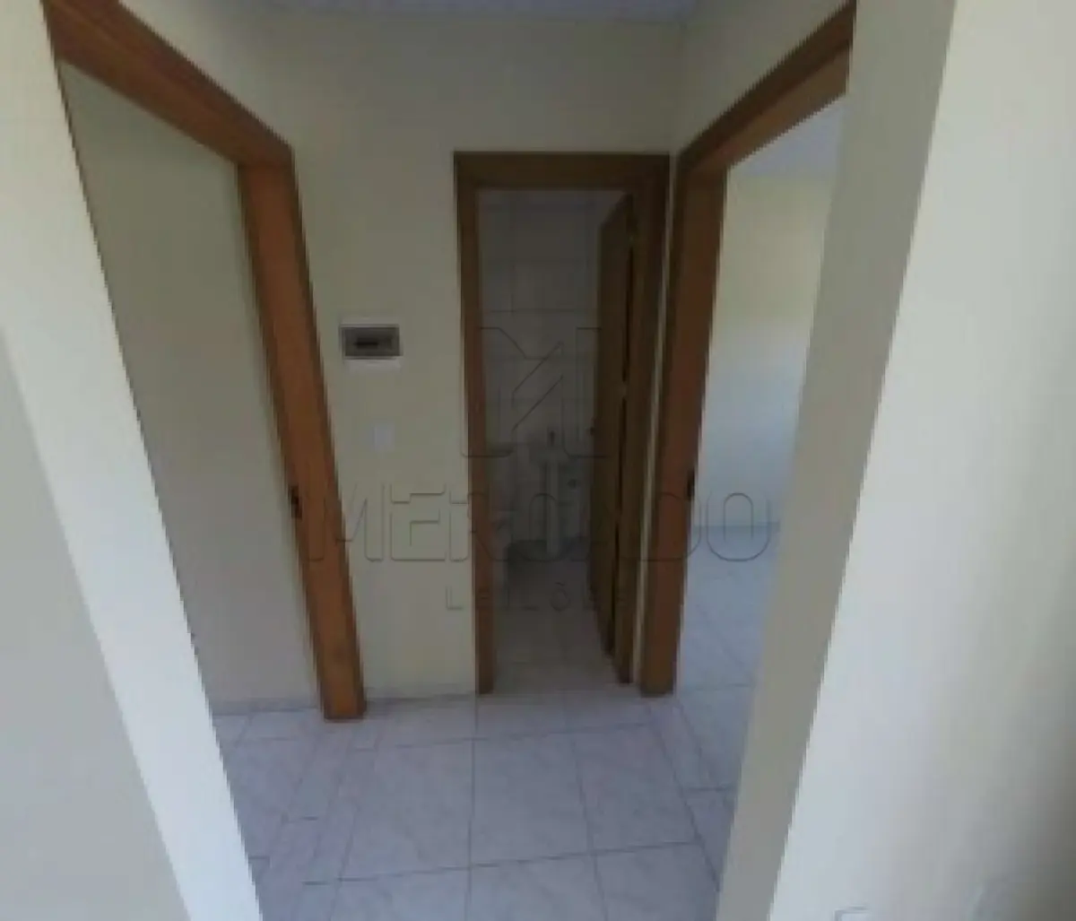 LOTE 001 - Casa nº 361-A, localizada na Rua Vitor Mateus Teixeira, Vila Três Marias, na cidade de Esteio/RS, com área construída de 43,48m², composta por dois dormitórios, copa/cozinha, banheiro e área de serviço. Construída sob o imóvel de matrícula nº 20.763 do CRI de Esteio/RS; não averbada