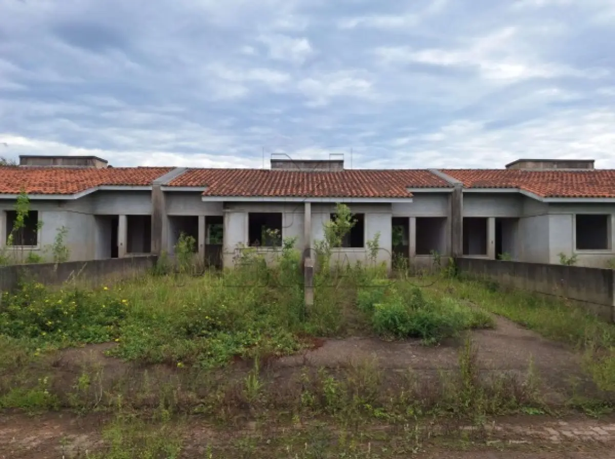 CASA Nº 521-B, EM CONSTRUÇÃO, COM PAREDES, CONTRAPISO E COBERTURA EXECUTADO...