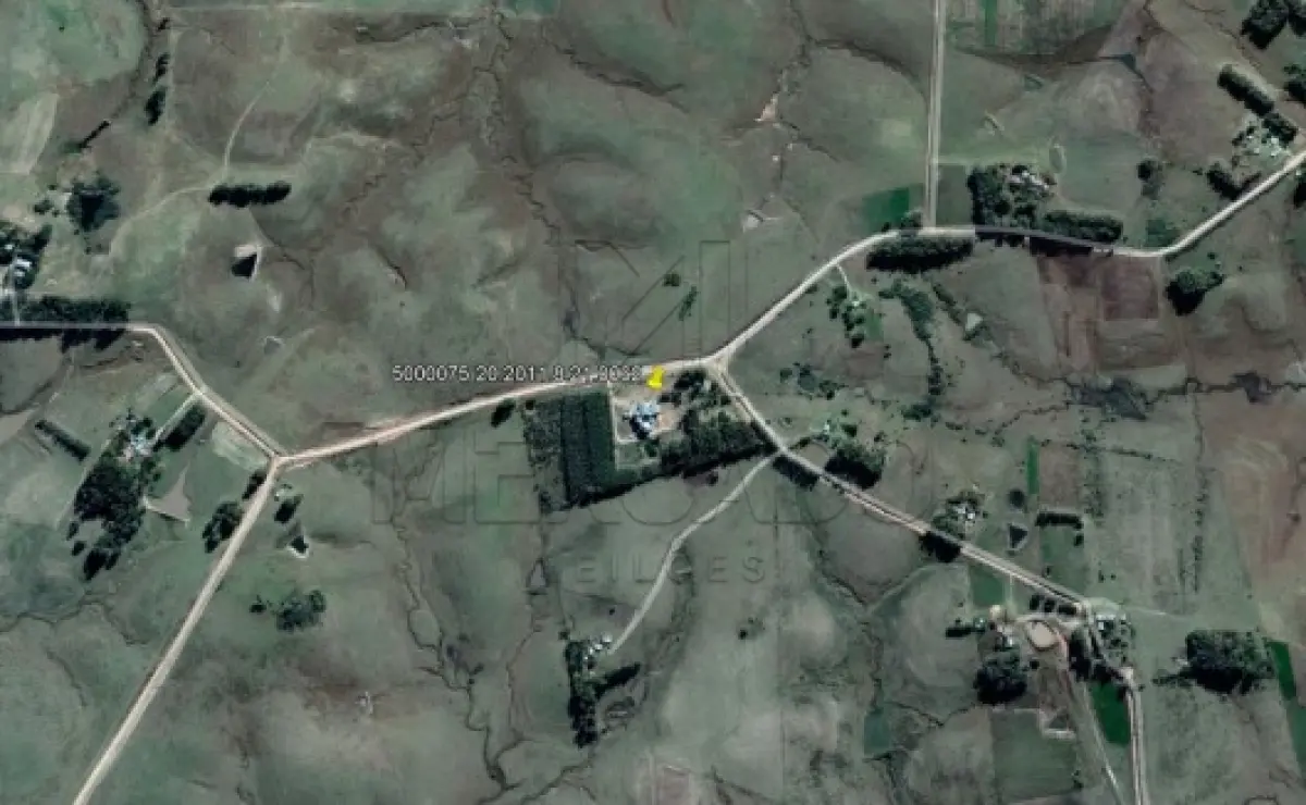 LOTE 001 - Uma fração de campo, situado em Rosário do Sul/RS, com os aramados correspondentes, situado no lugar denominado Campo Seco, com área superficial de 05ha.80a80ca. (cinco hectares, oitenta ares e oitenta centiares). Inscrito na matrícula nº 11.060 do CRI de Rosário do Sul/RS.