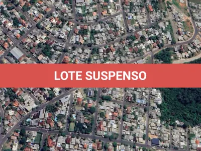 LOTE 002 - Um terreno urbano, situado na zona urbana, na Vila Santa Lúcia, cidade de Campo Bom/RS, com área superficial de 870,00m², medindo 29,8m de frente, 28,6m de fundos e 33m de frente a fundos. Conforme Av-10, foi edificado um prédio de alvenaria medindo 58,17m², e Av-13, outro prédio de alvenaria medindo 150,50, tendo recebido o nº 777 da Rua Idalino João Martín. Inscrito sob a matrícula nº 7.518 do CRI de Campo Bom/RS.