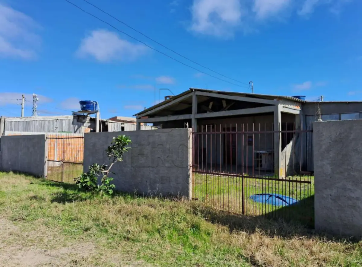 LOTE 001 - Um terreno com benfeitorias (uma casa de alvenaria), situaso na Rua 4090,  nº 215, em Balneário do Hermenegildo, cidade de Santa Vitória do Palmar/RS. Inscrito sob a matrícula nº 19.565 do CRI de Santa Vitória do Palmar/RS