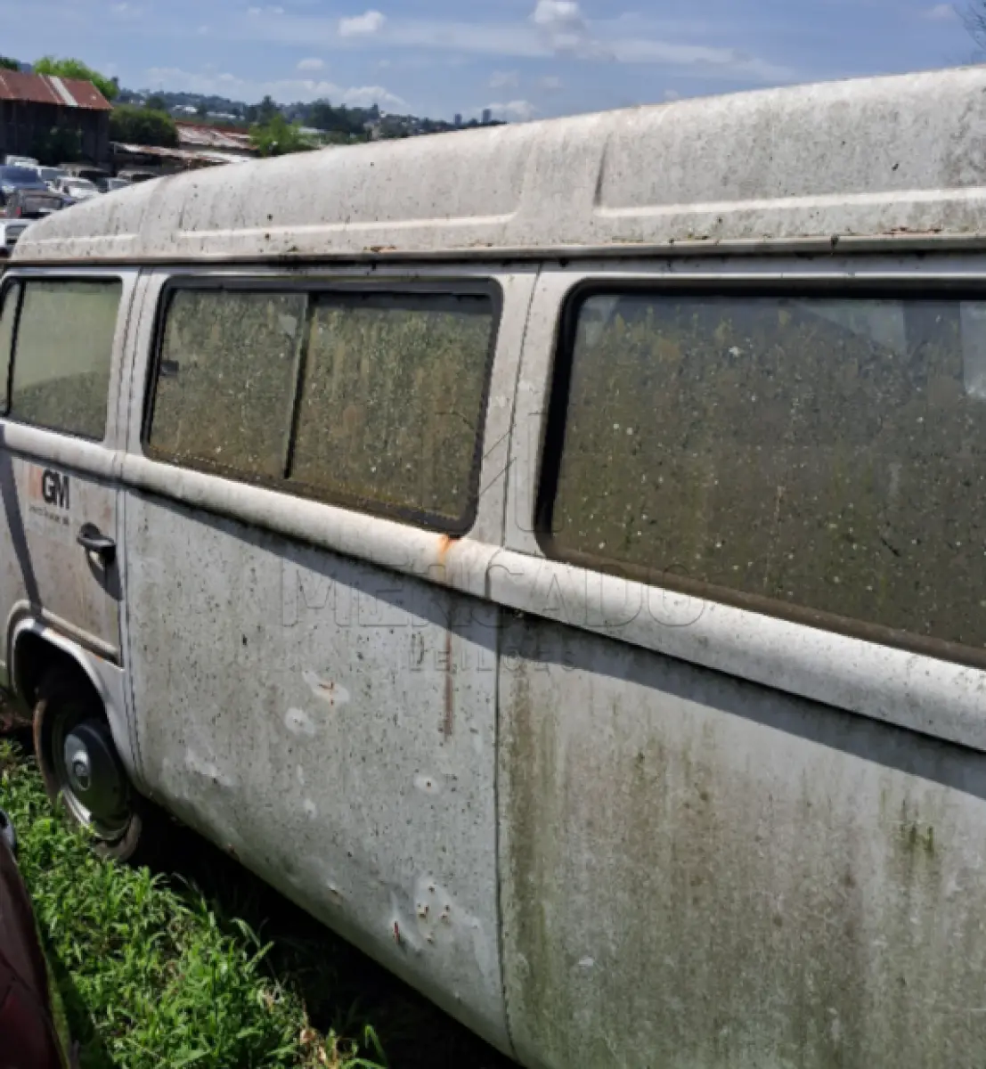 LOTE 013 - Veículo VW/KOMBI - 1ª Vara do Trabalho de São Leopoldo/RS