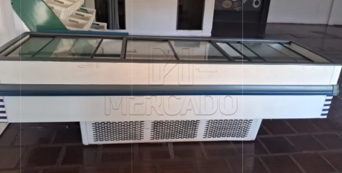 LOTE 061 - Uma ilha refrigerada - 1ª Vara do Trabalho de Santa Rosa/RS