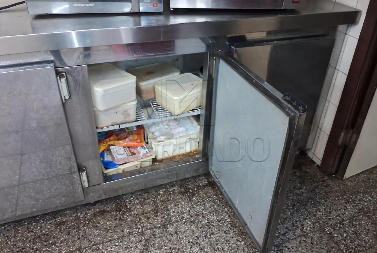 LOTE 014  - Balcão de Servico Refrigrado - Vara do Trabalho de São Jenônimo/RS