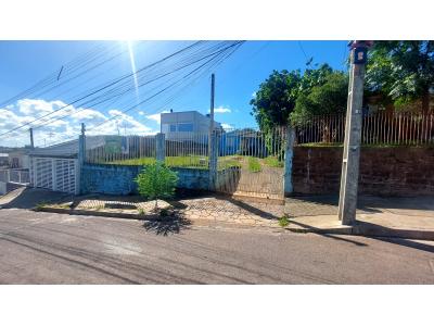 LOTE 000 - IMÓVEL URBANO composto por um terreno com área de 300m² e suas benfeitorias na cidade de Esteio/RS