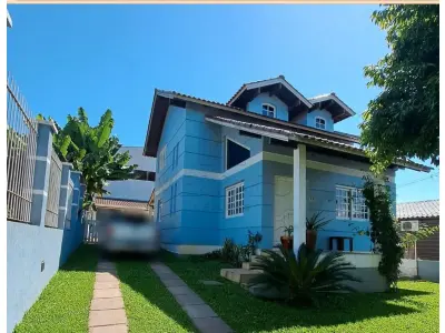 LOTE 001 - IMÓVEL URBANO composto por um terreno de forma retangular, situado na zona urbana da cidade de Campo Bom/RS, no terreno atualmente existe uma casa de alvenaria com 127m² de área construída, com materiais de boa qualidade e bom padrão de acabamento