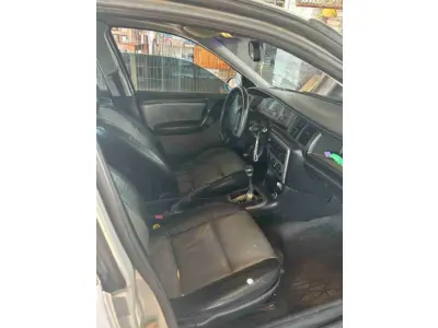 LOTE 001 - UM VEÍCULO GM/Vectra CHALLENGE, ano/modelo 2002/2002, cor prata, placas IKY9604.