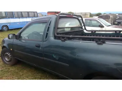 LOTE 001 - Um veículo FORD/COURRIER, ano/modelo 1999/2000, cor verde, placas CYV8C68, em mau estado de conservação