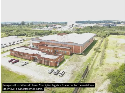 LOTE 000 - Um terreno com a área de dez mil, trezentos e sessenta metros quadrados (10.360,00m²), constituído do lote número nove (09) da quadra B, formada pelas ruas números um (1), dois (2) e três (3) e estrada Passo das Canoas, do Distrito Industrial Alvorada-Viamão, na Zona Urbana do município de Alvorada/RS. Confrontando-se a Oeste, pela frete, com a rua número um (1), onde mede em linha reta setenta metros (70,00m); ao Leste, pelos fundos, com parte da área institucional, onde mede em linha reta setenta e seis metros e noventa e sete centímetros (76,97m); ao Norte, com o lote número dez (10), onde mede em linha reta, cento e trinta e dois metros (132,00m); e ao Sul, com o lote número oito (8), onde mede em linha reta, cento e sessenta e quatro metros (164,00m). Distante cento e setenta e seis metros e oitenta e um centímetros (176,81m) da estrada Passo das Canoas. AV-5: Construção de um prédio de alvenaria industrial, com área de três mil e trezentos e trinta e nove metros quadrados (3.339,00m²), sob número 210 da Rua Aldemar Vieira de Oliveira. Inscrito sob a matrícula nº  45.631 do CRI de Alvorada/RS