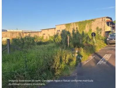 LOTE 001 - Um terreno situado no Parque Residencial Tamandaré, cidade de Esteio/RS, composto por parte do lote 11 de parte do lote 12 da quadra 6 da planta do referido parque. Terreno este localizado na Rua Montenegro e medindo 15,00m de frente, por 20,00m de frente a fundos e 15,00m de fundos, totalizando a área de 300,00m². Inscrito sob a matrícula nº 8.577 do CRI de Esteio/RS.