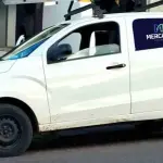 UM VEÍCULO FIAT/MOBI EASY, COR BRANCA, ANO/MODELO 2016/2017, PLACAS IXP4795