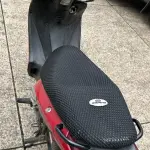 LOTE 002 - UMA MOTOCICLETA HONDA BIZ 125 EX, cor vermelha, ano/modelo 2013/2013, placas IVC8623