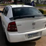 UM VEÍCULO GM/ASTRA HB ADVANTAGE, ANO/MODELO 2007/2007, COR BRANCA, PLACAS DJF9H61
